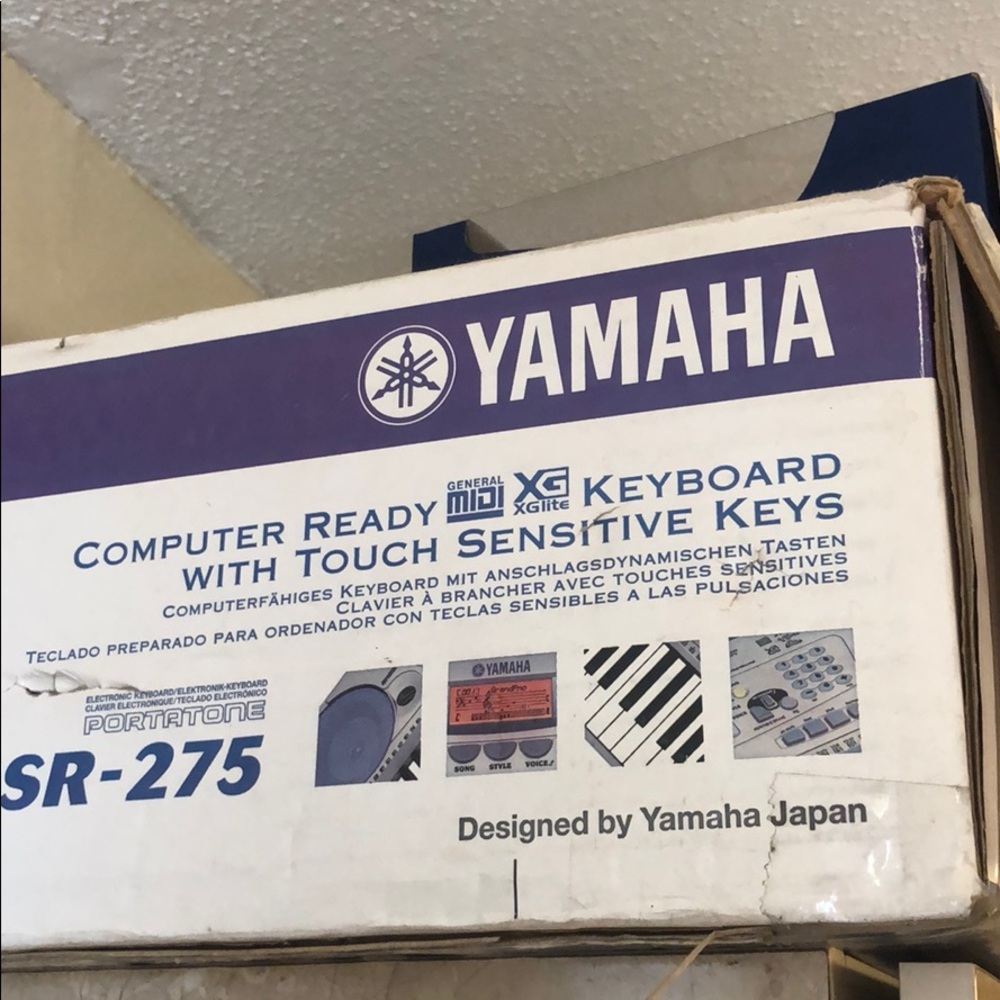 Yamaha PSR-275 portable keyboard NEW